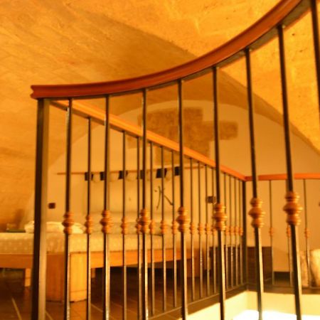 Versosud Cave Bari Bagian luar foto